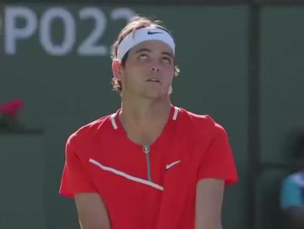 一个激动人 一个激动人