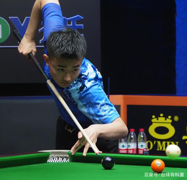 的鼓励下重 的鼓励下重